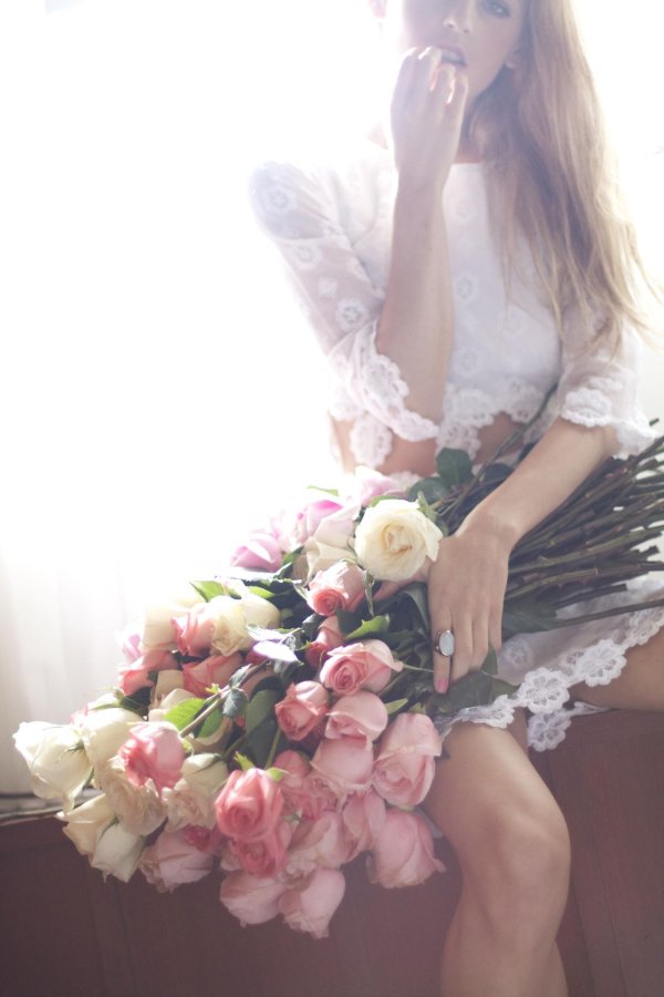 цветы девушка