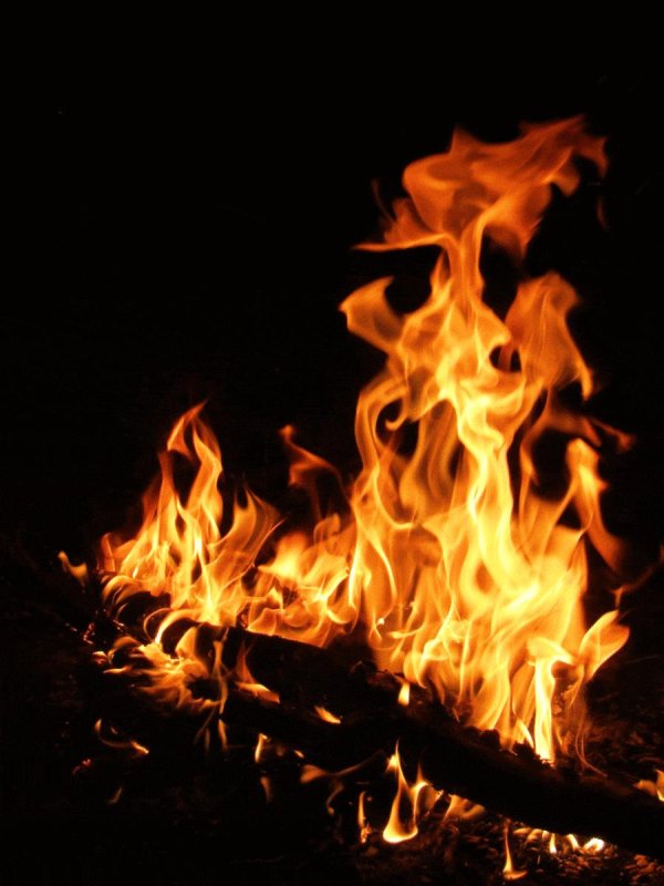 камин с огнем