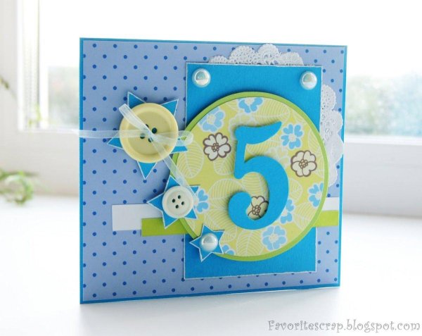 с пятью месяцами мальчика