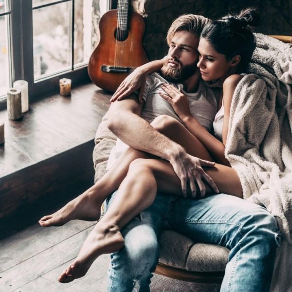 объятия влюбленных