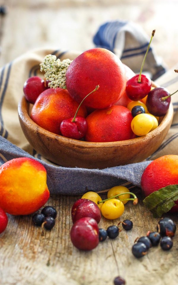 летние фрукты