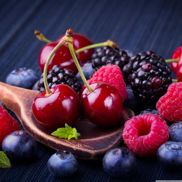 малина вишня ежевика