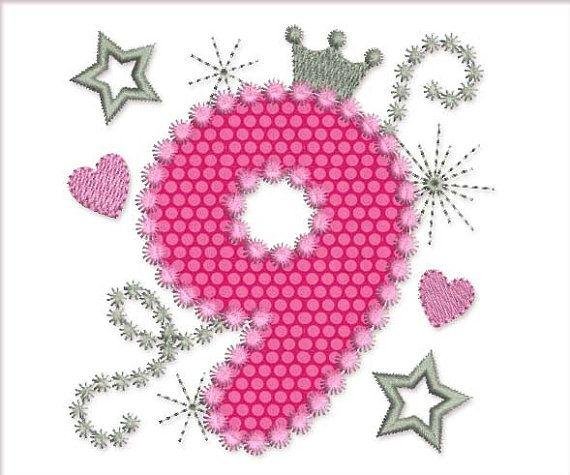 с девятью месяцами девочку