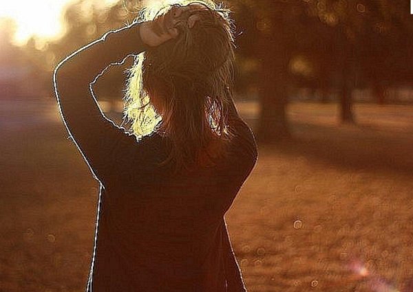 девушка шатенка