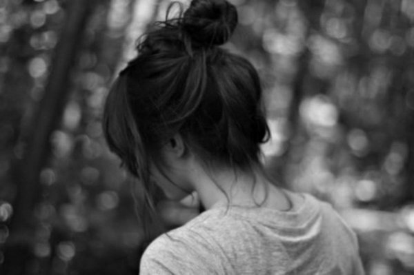 девушка повернутая спиной