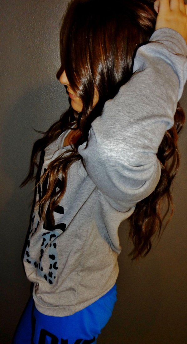 серый свитшот