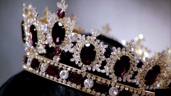 красивые королевы с коронами