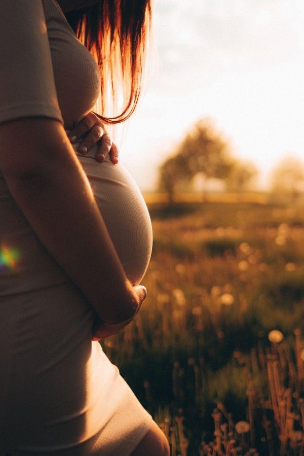 фотосессии беременных на природе