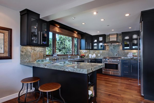 кухня с баром