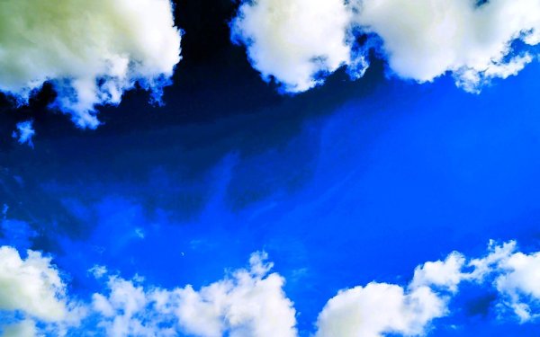 голубой фон с облаками