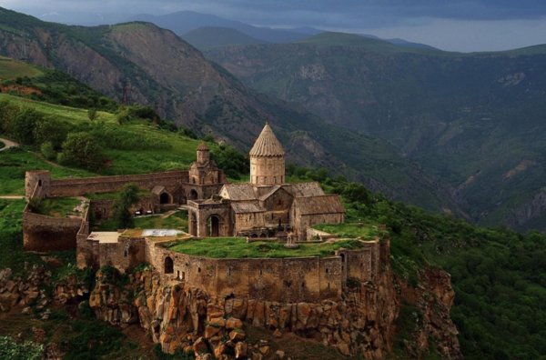 татев монастырский комплекс