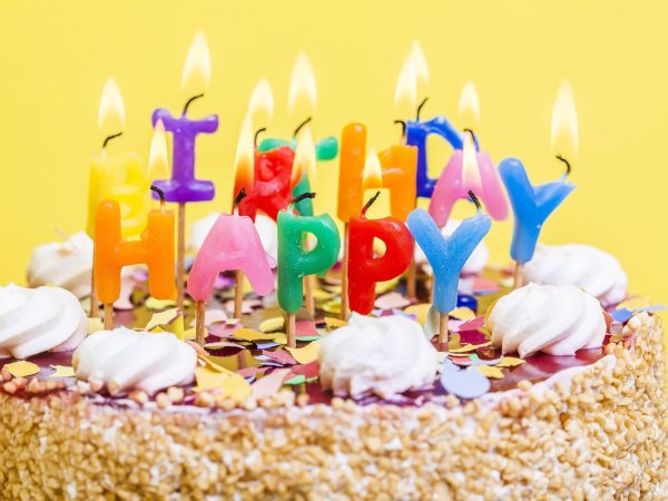 торт со свечами