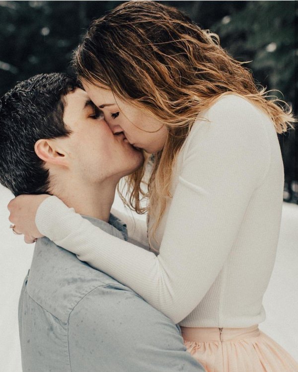 поцелуи влюблённых