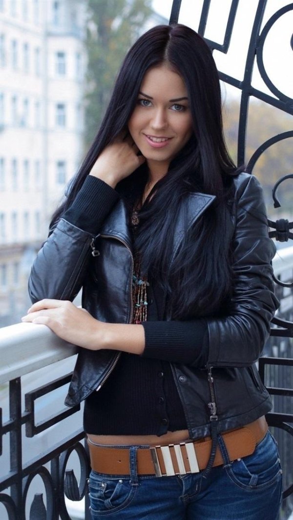красивые женщины брюнетки