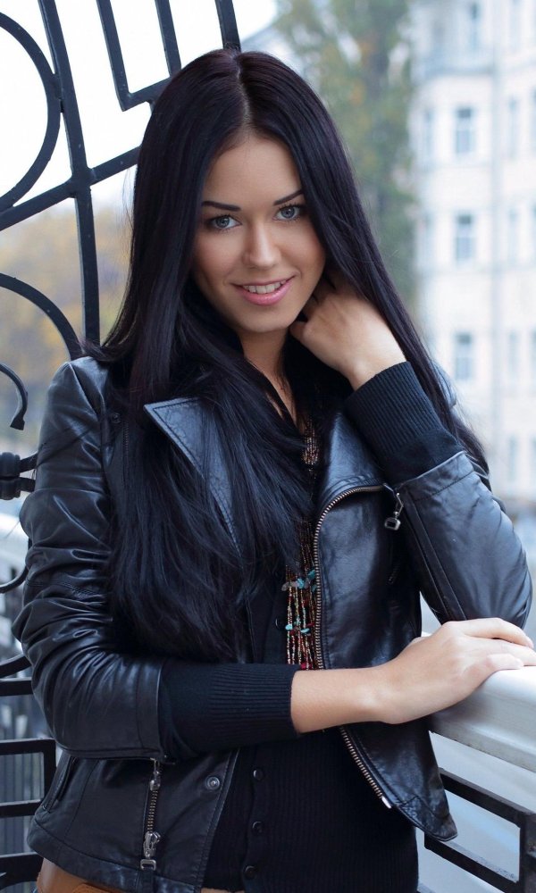 русские девушки брюнетки