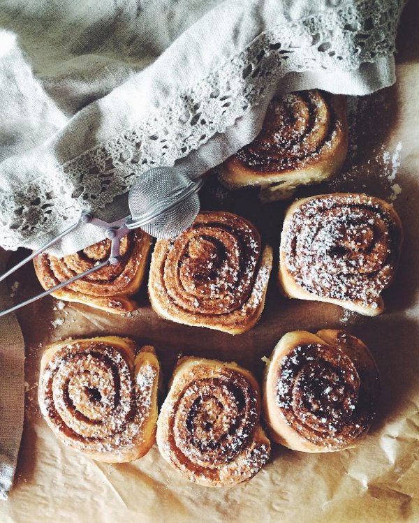 плюшки с корицей