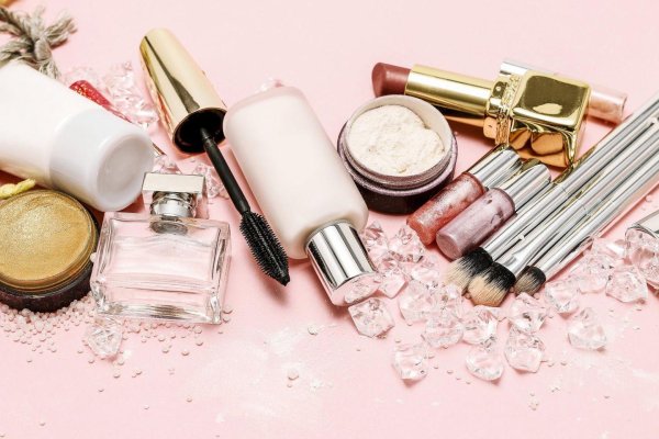фон с косметикой