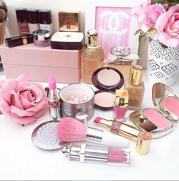 розовая косметика