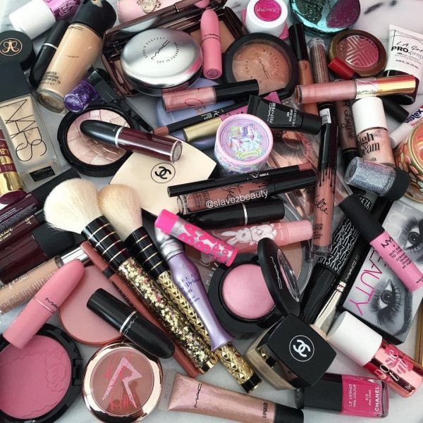 куча косметики