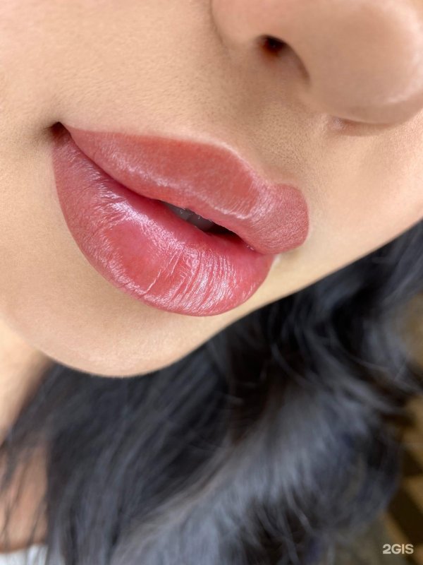 красивый перманент губ