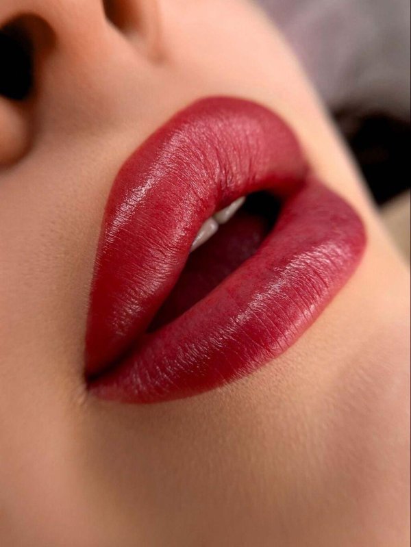 губы перманент