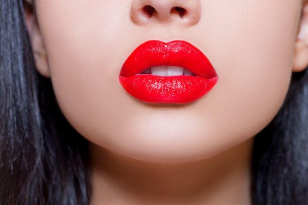 пышные губы