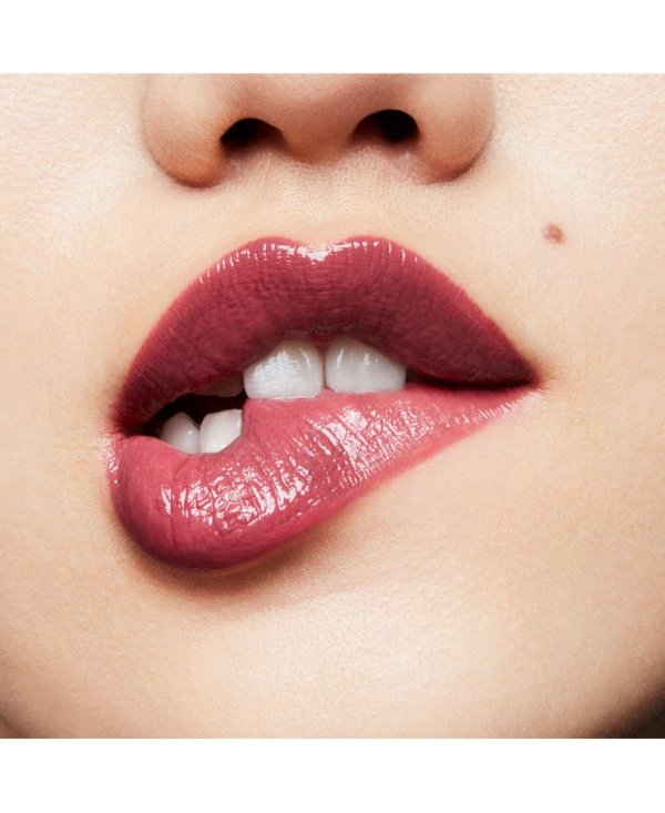 губы девушек