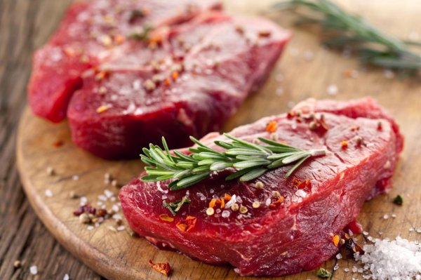 сырой стейк