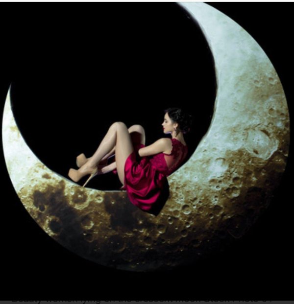 лунная девушка