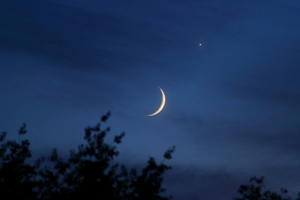 месяц на небе