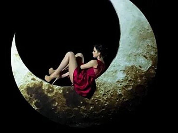 лунная девушка