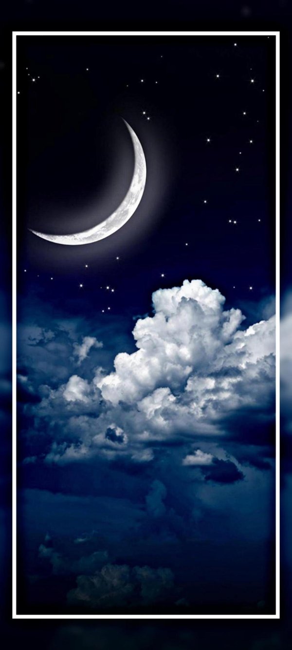 ночное небо со звездами и луной