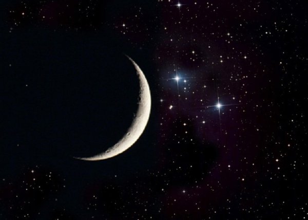 звездное небо с месяцем