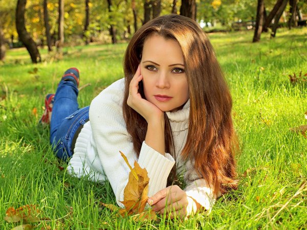 красивые женщины на природе