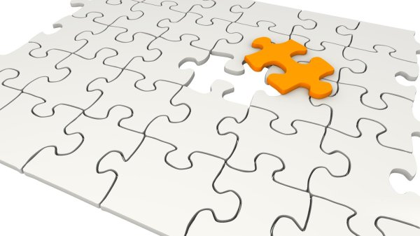 пазл на белом фоне