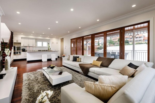 интерьер большой гостиной