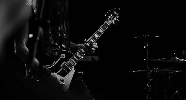 рок гитарист