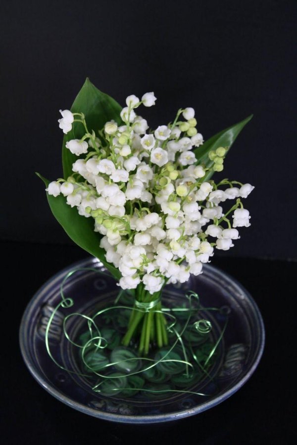 композиция с ландышами