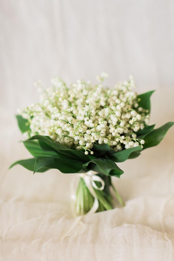 свадебный букет из ландышей