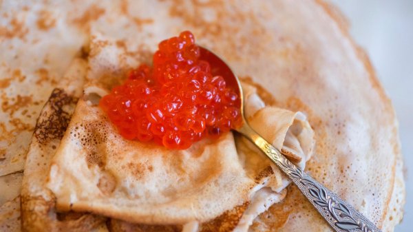 блин с икрой