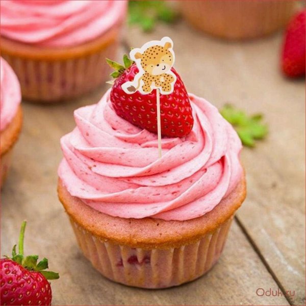 клубничный кекс