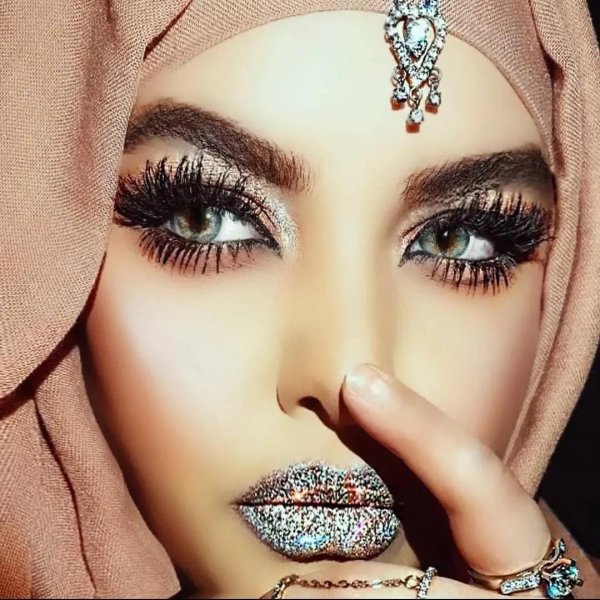 сабина байсакова восточные глаза