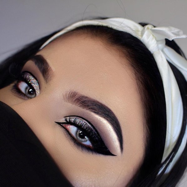 сабина байсакова восточные глаза