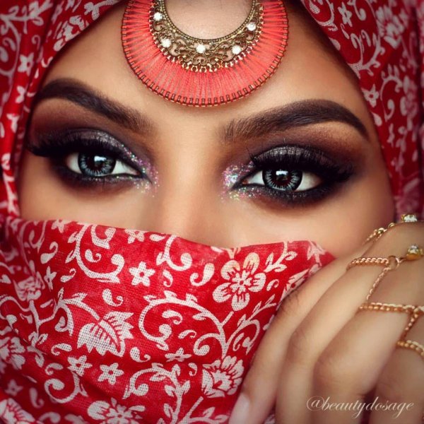 восточные глаза девушек