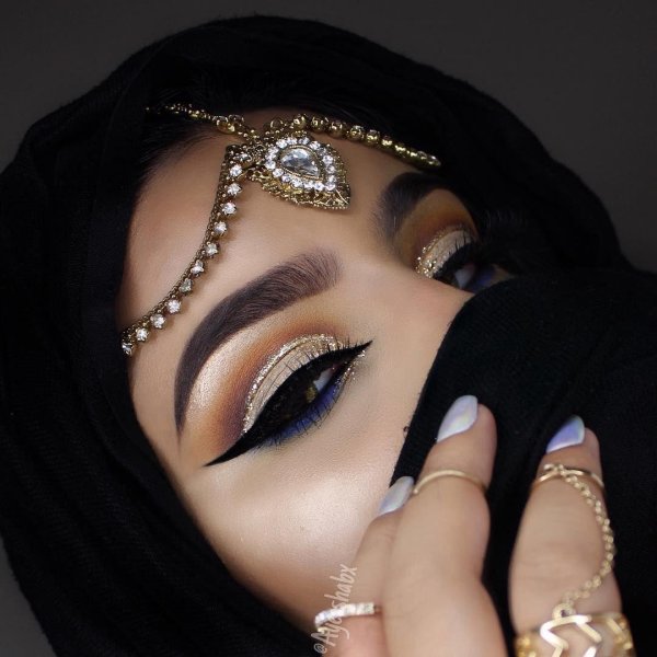 сабина байсакова восточные глаза