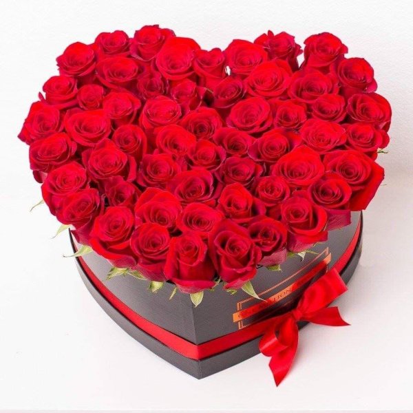 розы в форме сердца