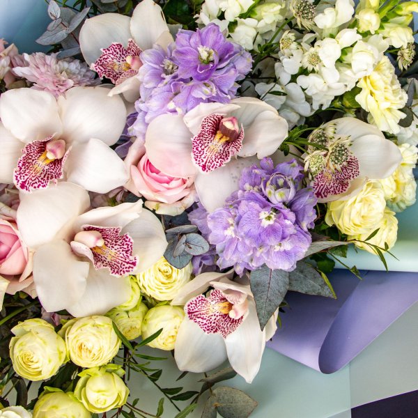 сборные букеты с орхидеями