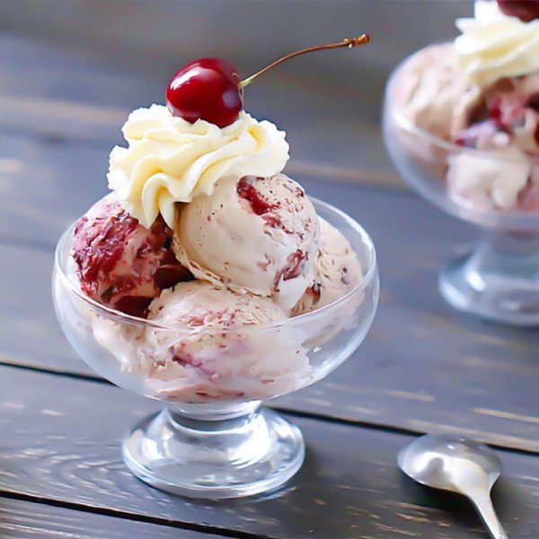 вишневое мороженое