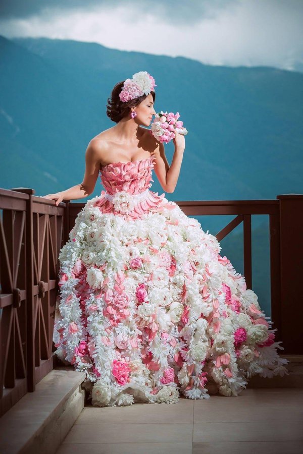 платья из цветов