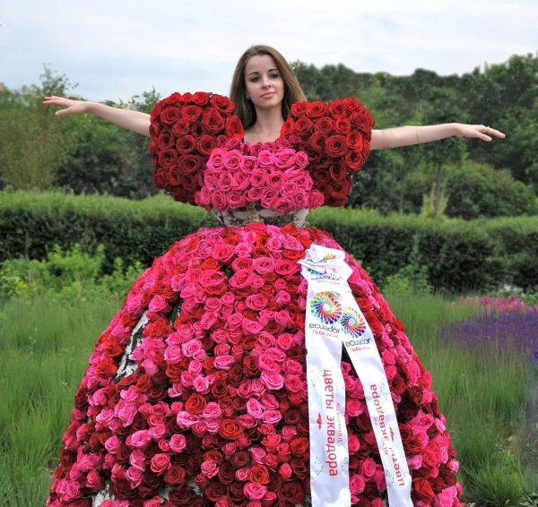 платья из цветов